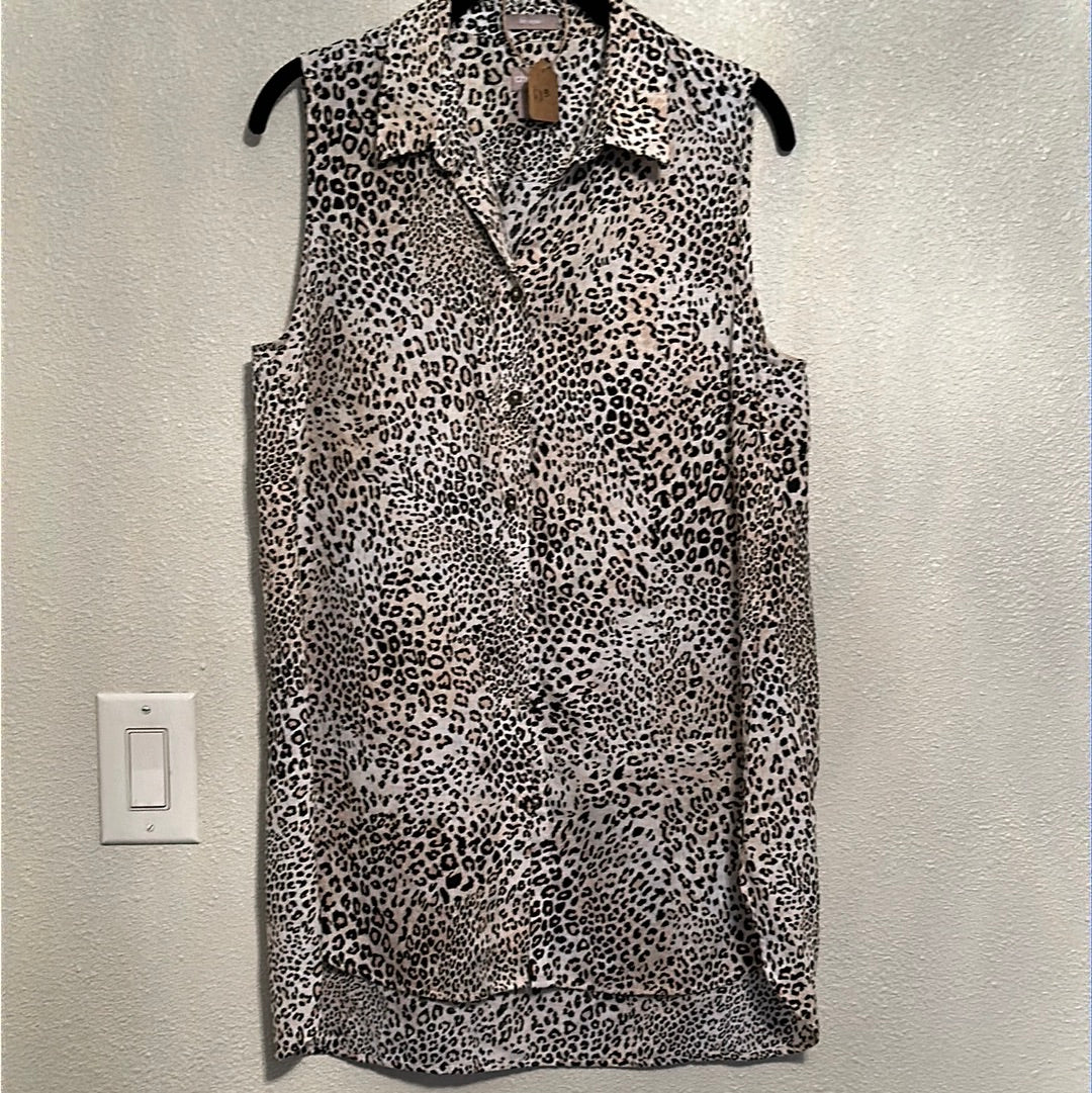 Sleeveless, leopard blouse size extra large