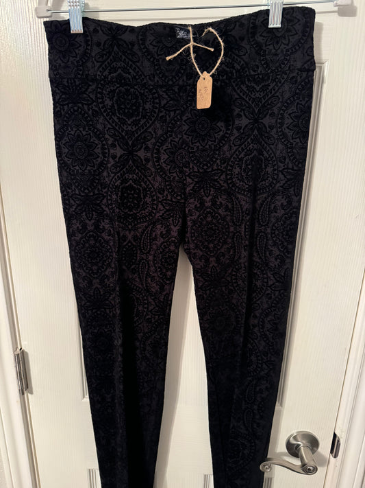 Black Paisley Leggings