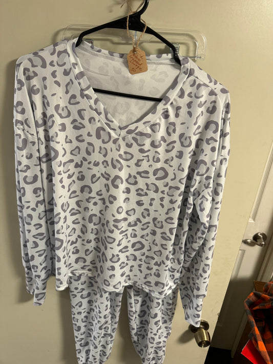 White leopard lounge - Large