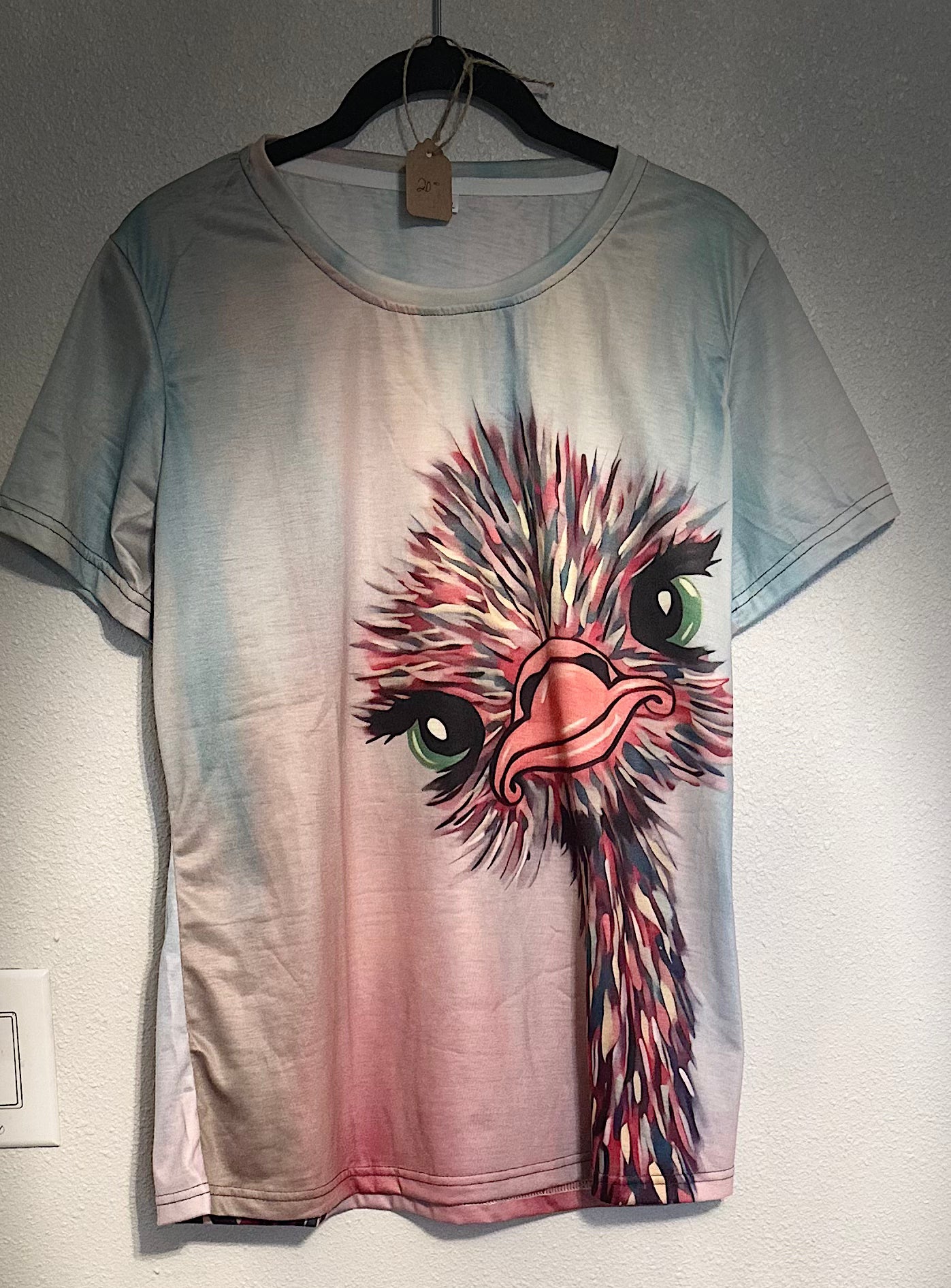 Ostrich T-shirt size extra large